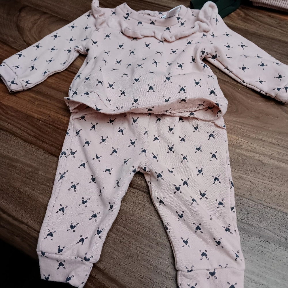 Outfit for a 6/9 month girl